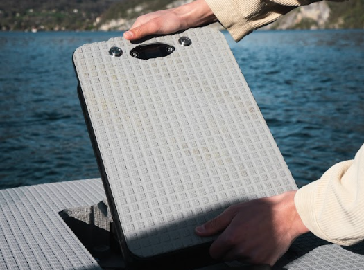 How Long Do eFoil Batteries Last? Runtime, Lifespan, and What Affects Battery Life
