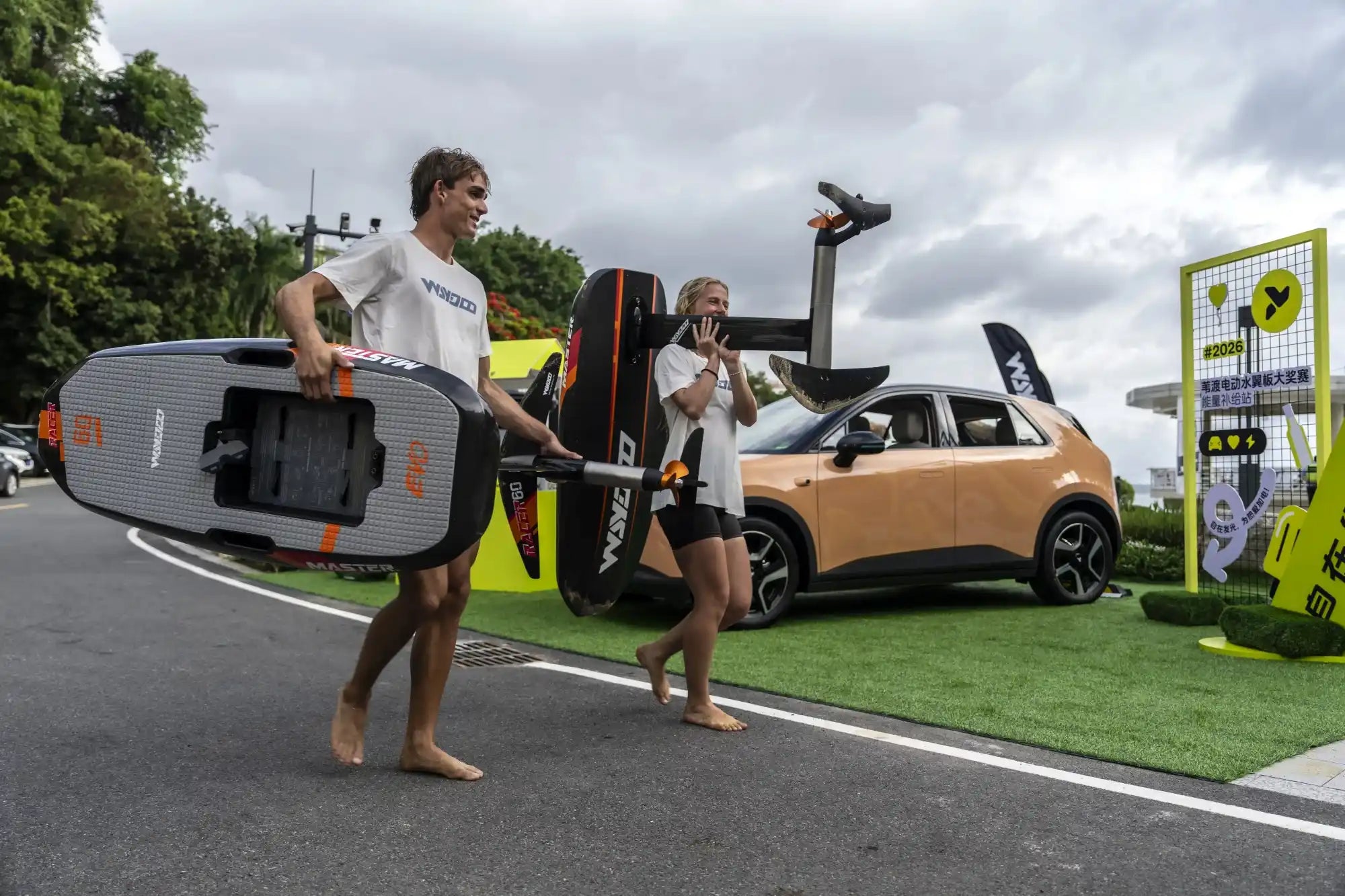 eFoil vs Electric Surfboard vs Foil Drive vs Jet Ski vs Kitesurfing ...